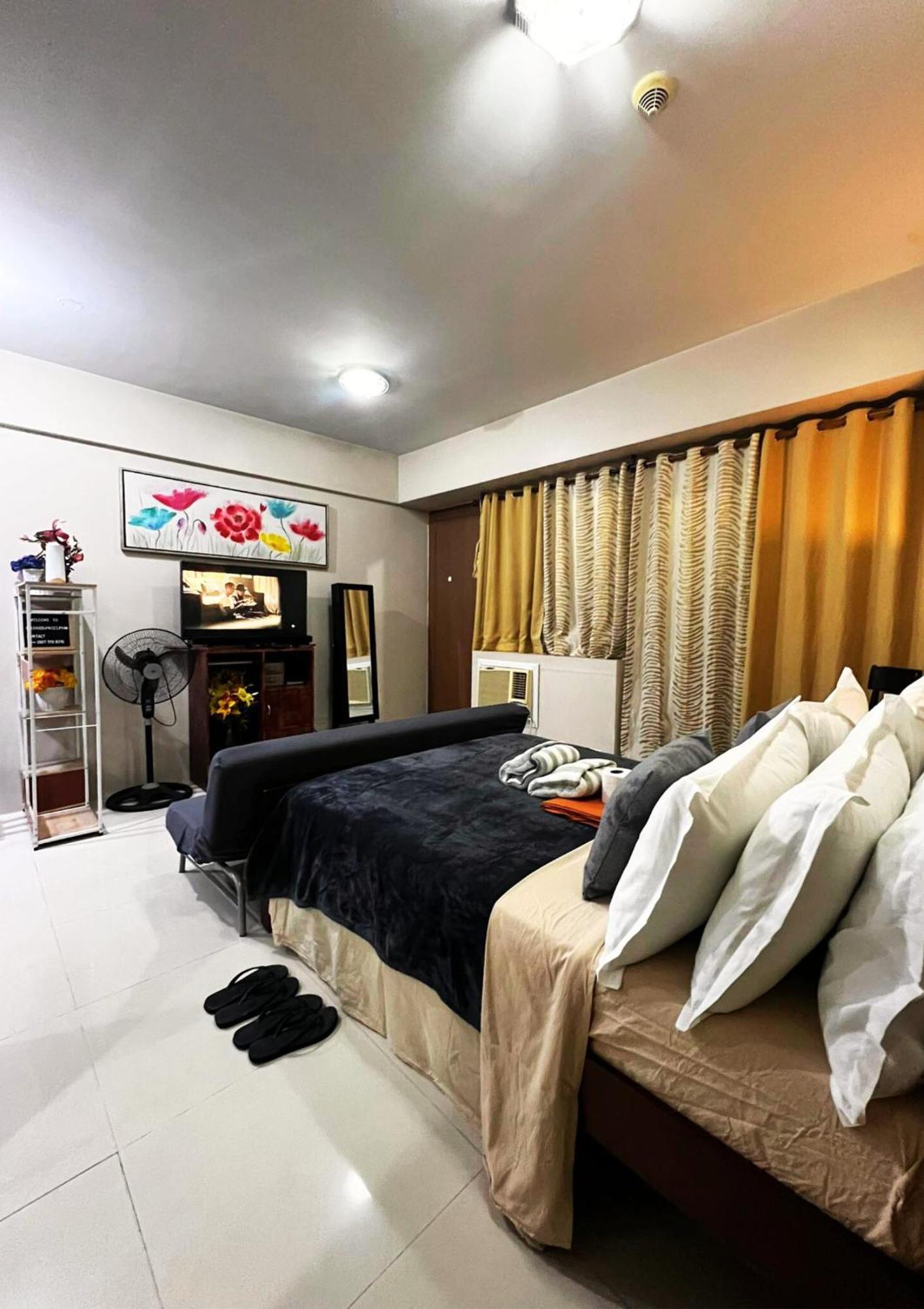 One Palm Tree Villas Condominium - Studio 7Th Fl With Balcony - Across Terminal 3 Airport パサイ エクステリア 写真