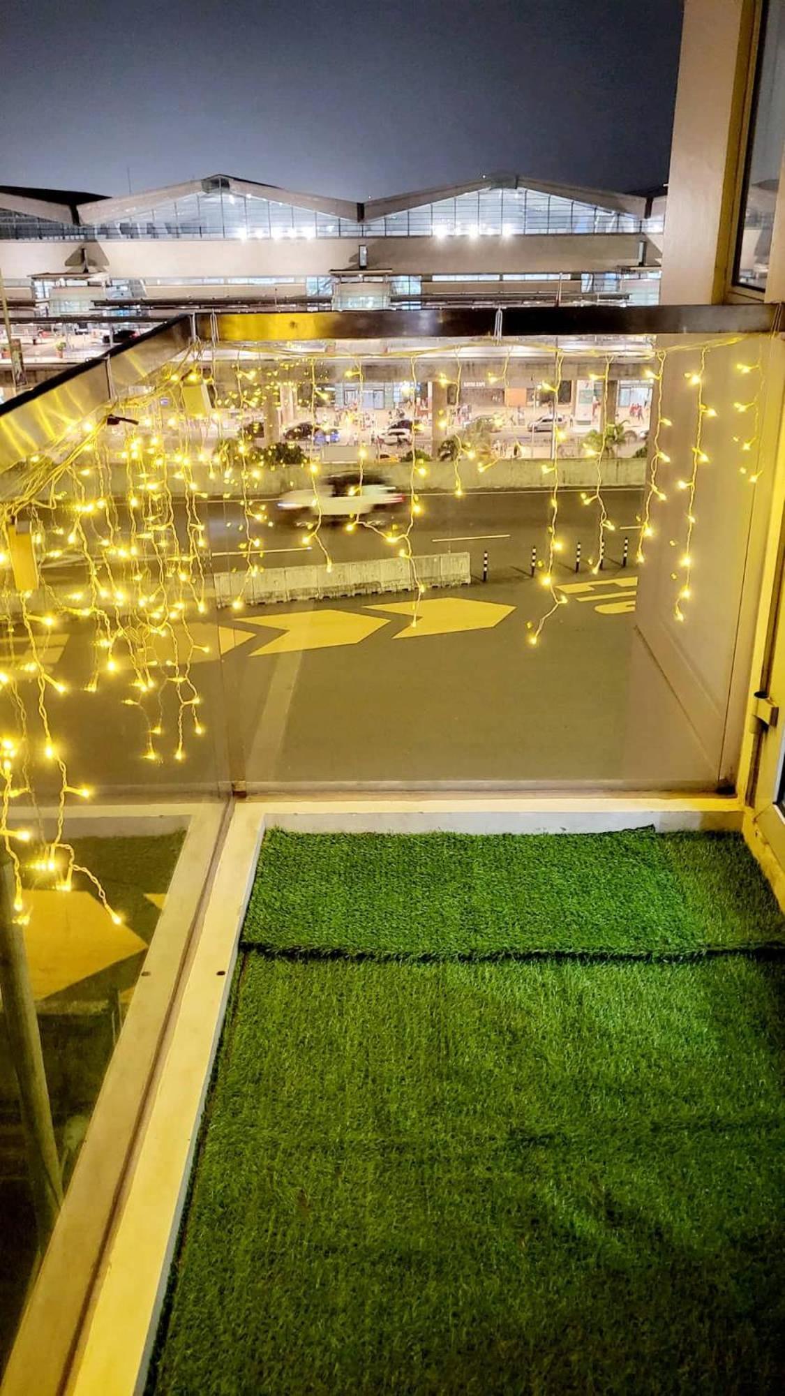 One Palm Tree Villas Condominium - Studio 7Th Fl With Balcony - Across Terminal 3 Airport パサイ エクステリア 写真